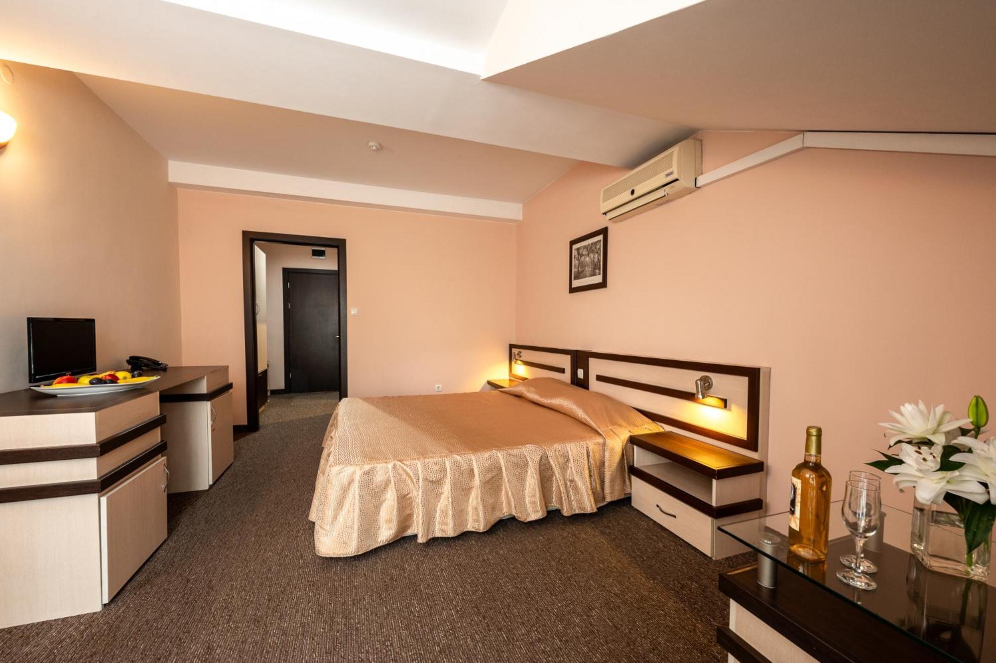 Spa Hotel Holiday Velingrad Exterior photo